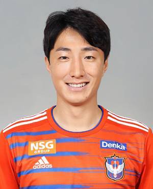 https://img.rakgu.com/img/football/player/89a2d2f4ef889d6ccaac9a0e7ed31548.jpg